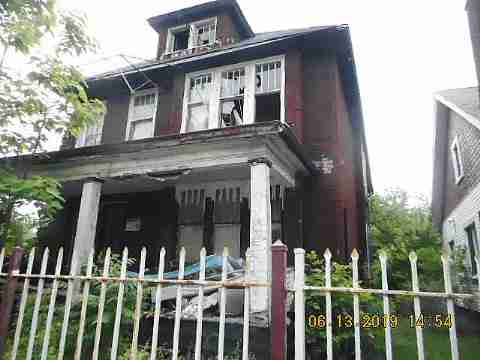 5828 Frontenac (4)_m.jpg